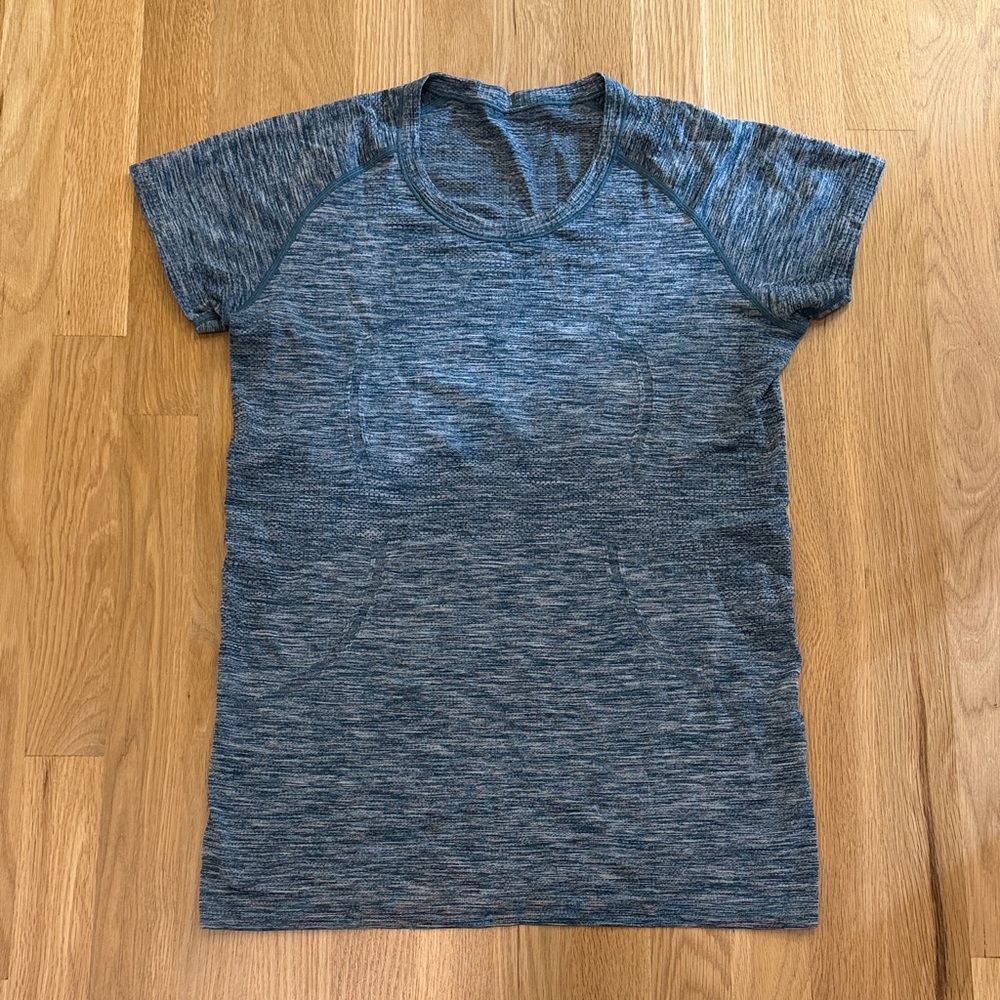 Woman’s Lululemon Athletica Swiftly Tech Blue Short Sleeve Tee Top Size 10